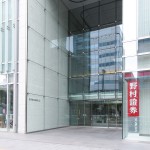 地上ビル入り口